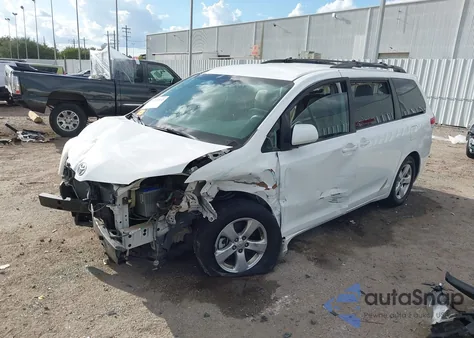 2013 Toyota Sienna Le V6 8 Passenger from USA, damaged, VIN 5TDKK3DC4DS309675